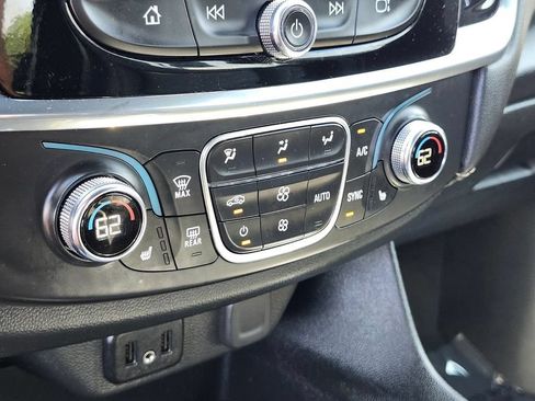 Used 2023 Chevrolet Traverse LT AWD/4WD image 21