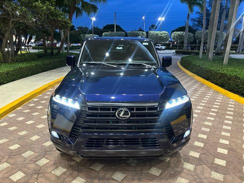 Used 2025 Lexus GX 550 w/ Accessory Package (Z1) AWD/4WD image 2