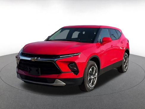 Used 2026 Chevrolet Blazer LT FWD image 6