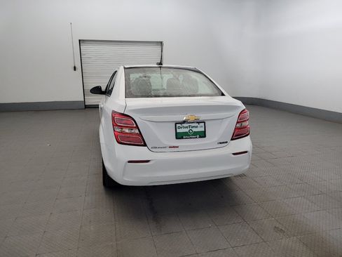 Used 2018 Chevrolet Sonic Premier FWD image 6