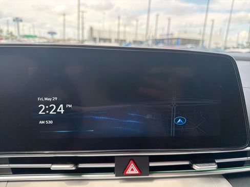 New 2026 Hyundai Elantra Limited FWD image 17