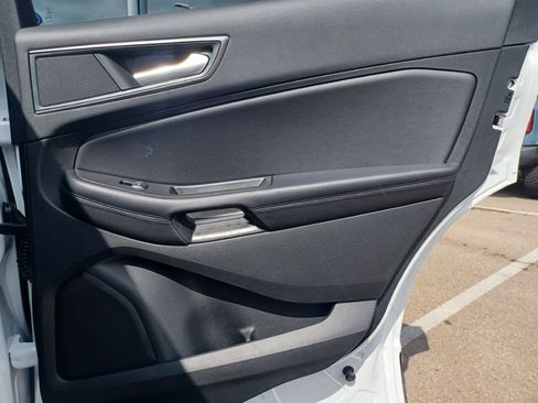 Used 2024 Ford Edge SE image 10