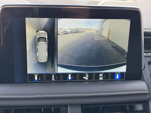 Used 2022 Chevrolet Suburban Premier image 19