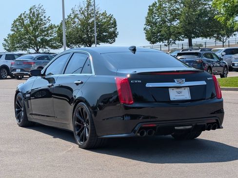 Used 2018 Cadillac CTS V w/ Luxury Package RWD image 3