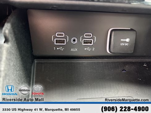 Used 2022 Jeep Grand Cherokee L Overland w/ Advanced Protech Group III AWD/4WD image 18