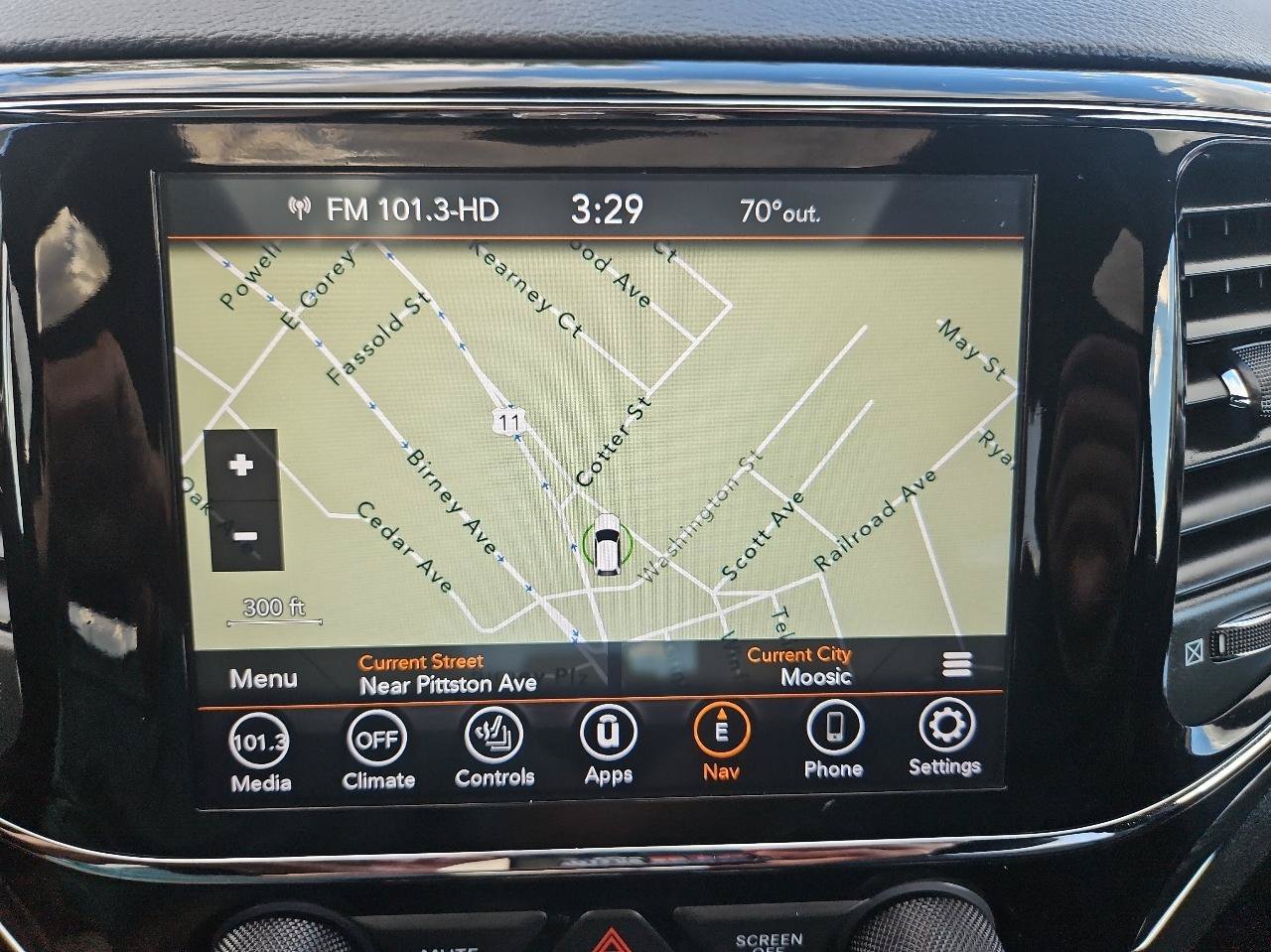 Used 2021 Jeep Grand Cherokee Limited AWD/4WD image 32