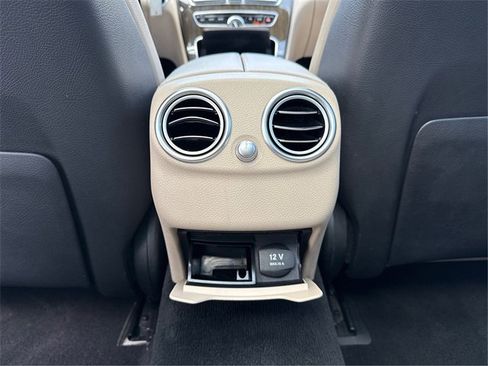 Used 2018 Mercedes-Benz C 300 Sedan image 23