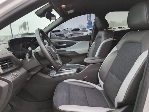 Used 2024 Buick Envista Preferred w/ Convenience I Package image 13