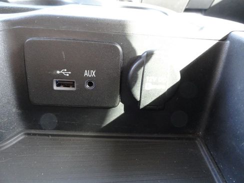 Used 2016 RAM 2500 SLT image 23