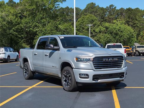 New 2026 RAM 1500 Laramie w/ Laramie Southwest Edition AWD/4WD image 8