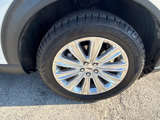 Used 2022 Ford Explorer Limited w/ Equipment Group 301A AWD/4WD image 12