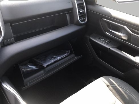 Used 2019 RAM 1500 Big Horn AWD/4WD image 26