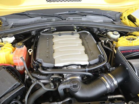 Used 2017 Chevrolet Camaro SS RWD image 40