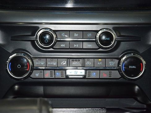 Used 2022 Ford F150 Lariat w/ Equipment Group 502A High image 28