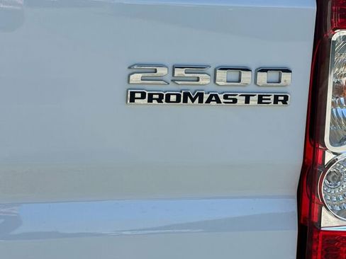 Used 2025 RAM ProMaster 2500 w/ Convenience Group FWD image 32