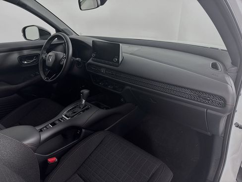 Certified 2025 Honda HR-V Sport image 27