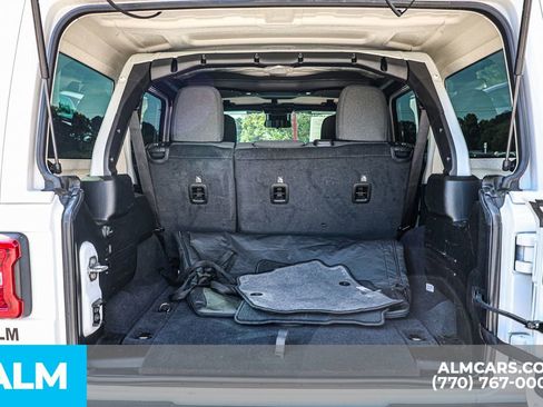 Used 2025 Jeep Wrangler Unlimited Sahara AWD/4WD image 23
