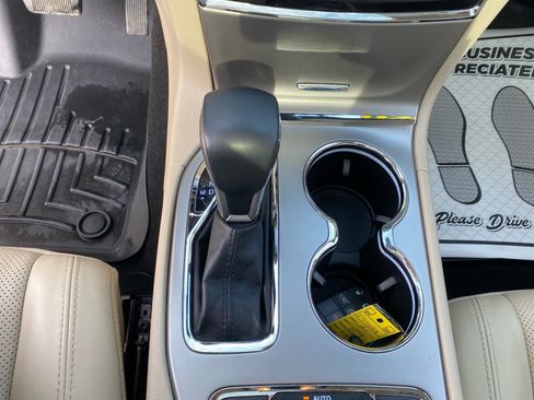 Used 2021 Jeep Grand Cherokee Limited w/ Luxury Group II image 12