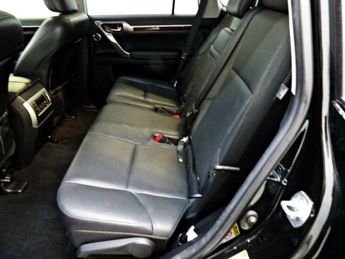 Used 2016 Lexus GX 460 Luxury w/ Preferred Accessory Package AWD/4WD image 10