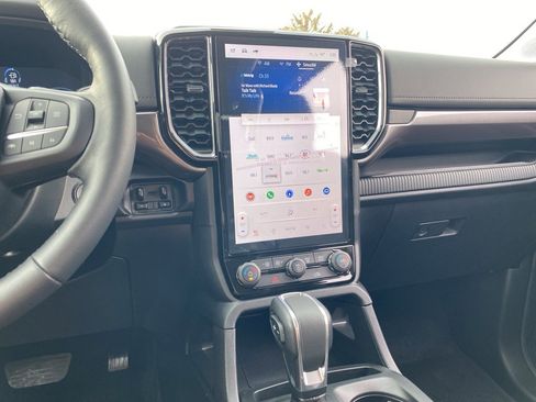 New 2025 Ford Ranger Lariat w/ FX4 Off-Road Package image 9