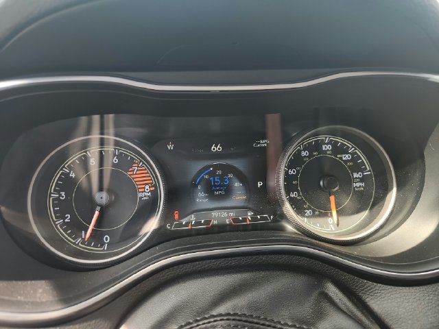 Used 2019 Jeep Cherokee Limited AWD/4WD image 10