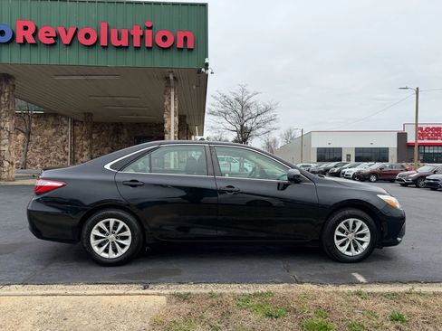 Used 2016 Toyota Camry LE image 8