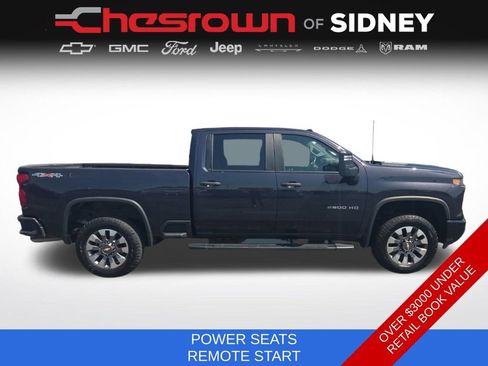 Used 2024 Chevrolet Silverado 2500 Custom w/ Custom Value Package AWD/4WD image 4