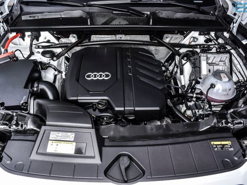 Used 2024 Audi Q5 2.0T Prestige w/ Prestige Package image 11