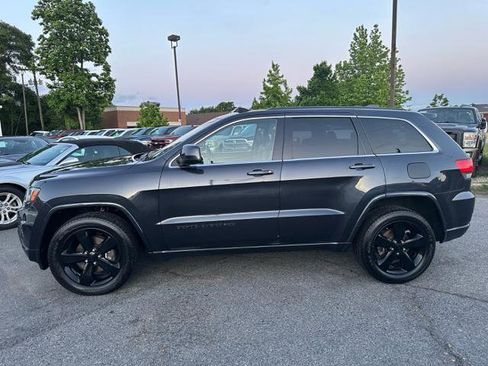 Used 2014 Jeep Grand Cherokee Altitude AWD/4WD image 8