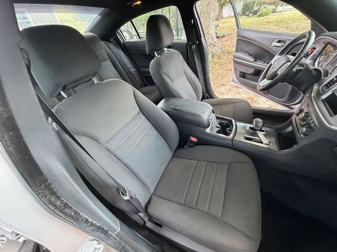 Used 2013 Dodge Charger SE RWD image 14