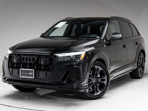 Certified 2025 Audi Q7 3.0T Prestige w/ Prestige Package AWD/4WD image 1