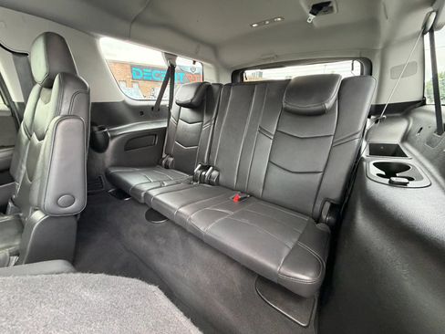 Used 2020 Cadillac Escalade ESV Luxury AWD/4WD image 13