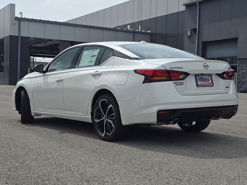 New 2025 Nissan Altima 2.5 SR w/ SR Premium Package image 16