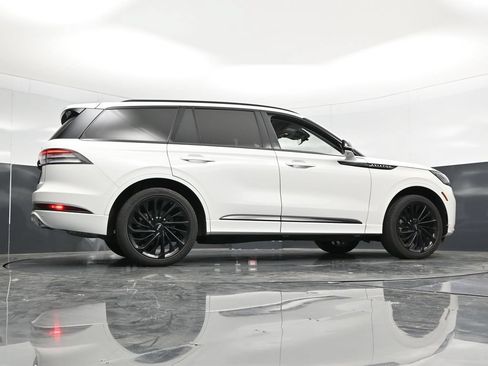Used 2025 Lincoln Aviator Reserve w/ Equipment Group 201A AWD/4WD image 48