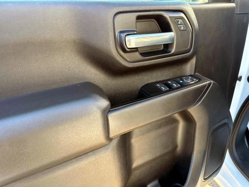 Used 2022 GMC Sierra 3500 Pro w/ Convenience Package image 11