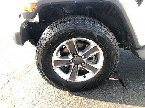 Used 2021 Jeep Wrangler Unlimited Sahara w/ Uconnect 4C Nav & Sound Group AWD/4WD image 25