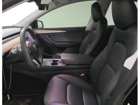 Used 2024 Tesla Model Y Performance AWD/4WD image 5