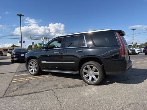 Used 2020 Cadillac Escalade Luxury AWD/4WD image 8