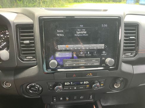 Used 2023 Nissan Frontier PRO-4X w/ Pro Convenience Package AWD/4WD image 19