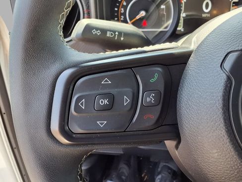 Used 2025 Jeep Wrangler Unlimited Rubicon AWD/4WD image 14