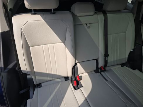Used 2022 Volkswagen Tiguan SE w/ Panoramic Sunroof Package AWD/4WD image 28