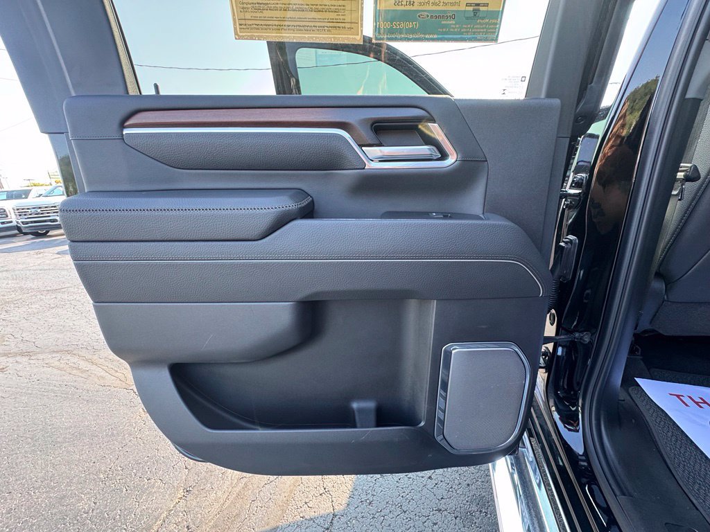 Used 2026 GMC Sierra 3500 Denali AWD/4WD image 23