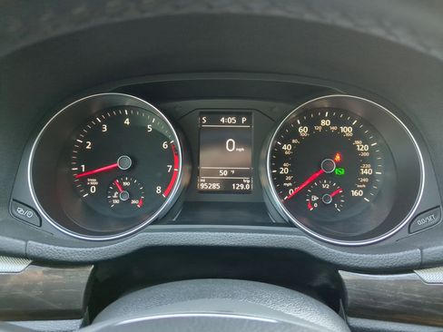 Used 2017 Volkswagen Passat 1.8T SE image 16