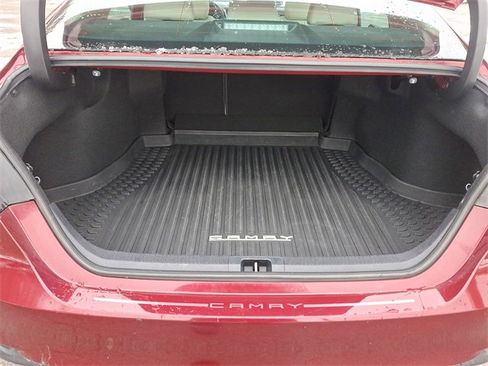 Used 2021 Toyota Camry XLE image 28