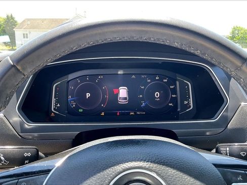 Used 2020 Volkswagen Tiguan SEL AWD/4WD image 25