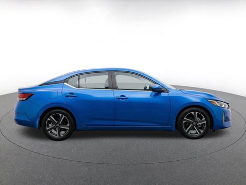 Used 2025 Nissan Sentra SV FWD image 14