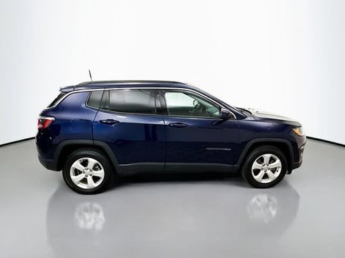 Used 2018 Jeep Compass Latitude FWD image 8