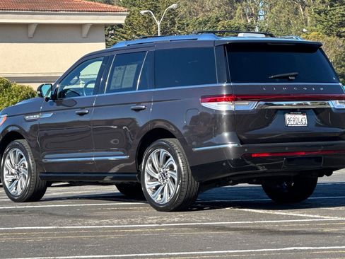 Used 2023 Lincoln Navigator Reserve image 6