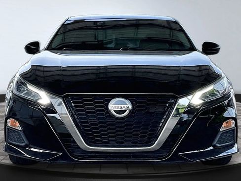 Used 2020 Nissan Altima 2.5 SR FWD image 2