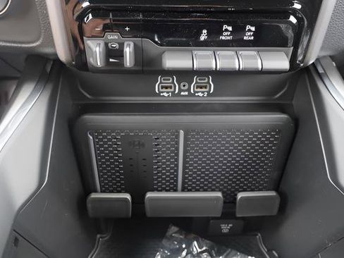 New 2026 RAM 1500 Laramie AWD/4WD image 24